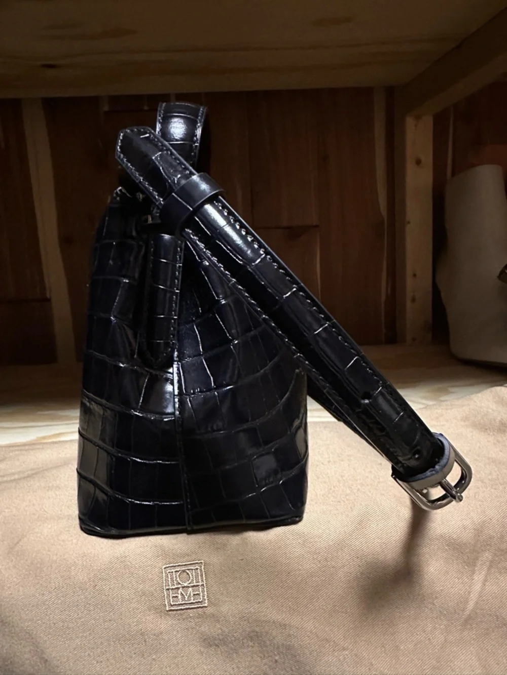 BRAND NEW! BLACK AND SILVER TOTEME T-lock croco-embossed top handle - Picture 7 of 16